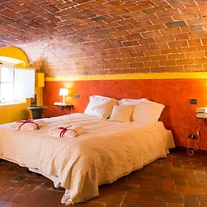 The Mezzanine Within The Walls Lucca